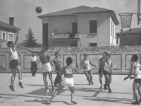 442nd basketball team during a game in Italy. [Courtesy of Jane Kurahara]