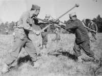 Left: Yoza Yamamoto Right: Lt. Willis.  Lt. Willis giving bayonet instruction. Oct. 1942.  [Courtesy of Rocky Nakahara]