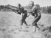 Left to Right: Jinnohara , Kinoshita Oct. 1942.  [Courtesy of Rocky Nakahara]