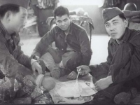 Sharing a pint of ice cream with Al. Miyasato, and Richard Sakaba. [Courtesy of Fumie Hamamura]