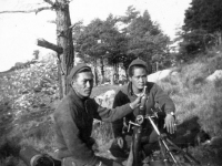 Blue Konishi and Fred Takayama set up a mortar, Italy [Courtesy of Goro Sumida]