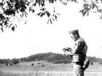 Stanley Nakanishi sketching at Camp McCoy, Wisconsin, summer 1942. Inscription:Stanley Nakanishi Sketching. [Courtesy of Janice Uchida Sakoda]